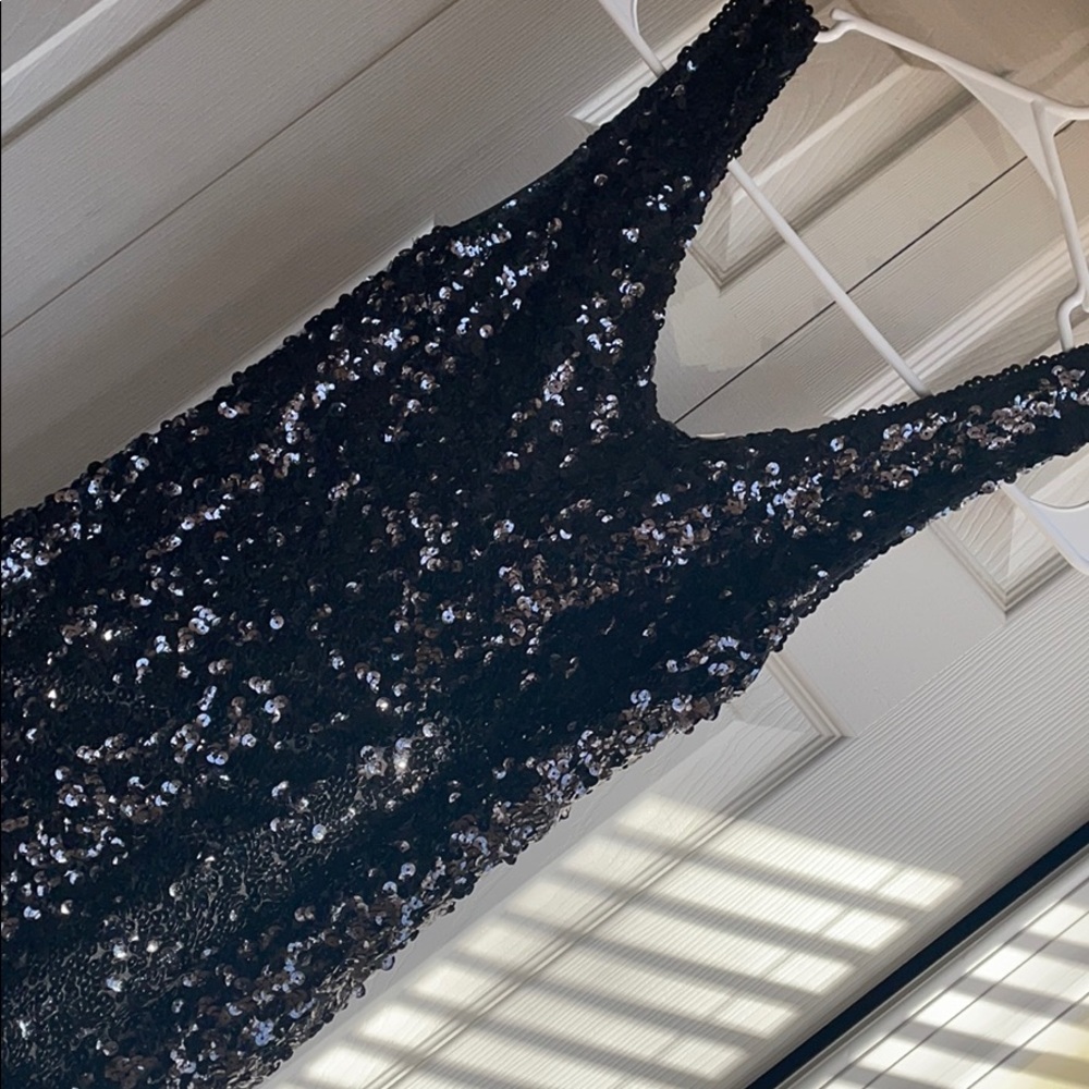 Sequins Black Sleeveless Dress - Picture 2 of 2